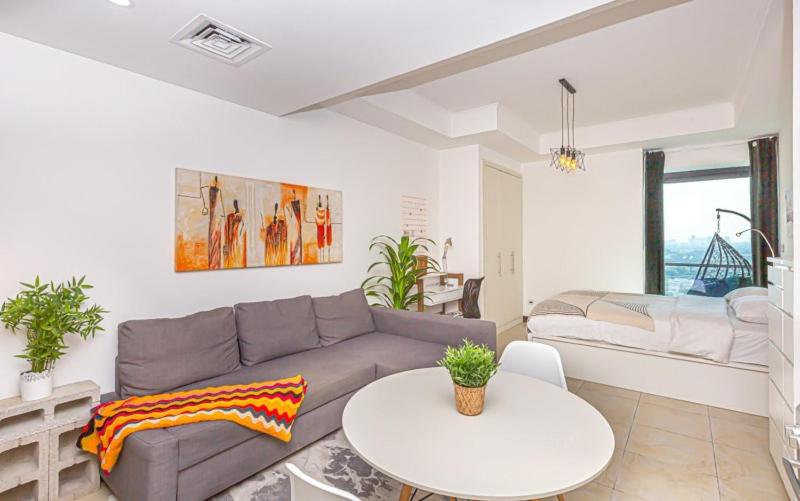 Apartamento Upgraded spacious Studio in JLT! (EAU Dubai)