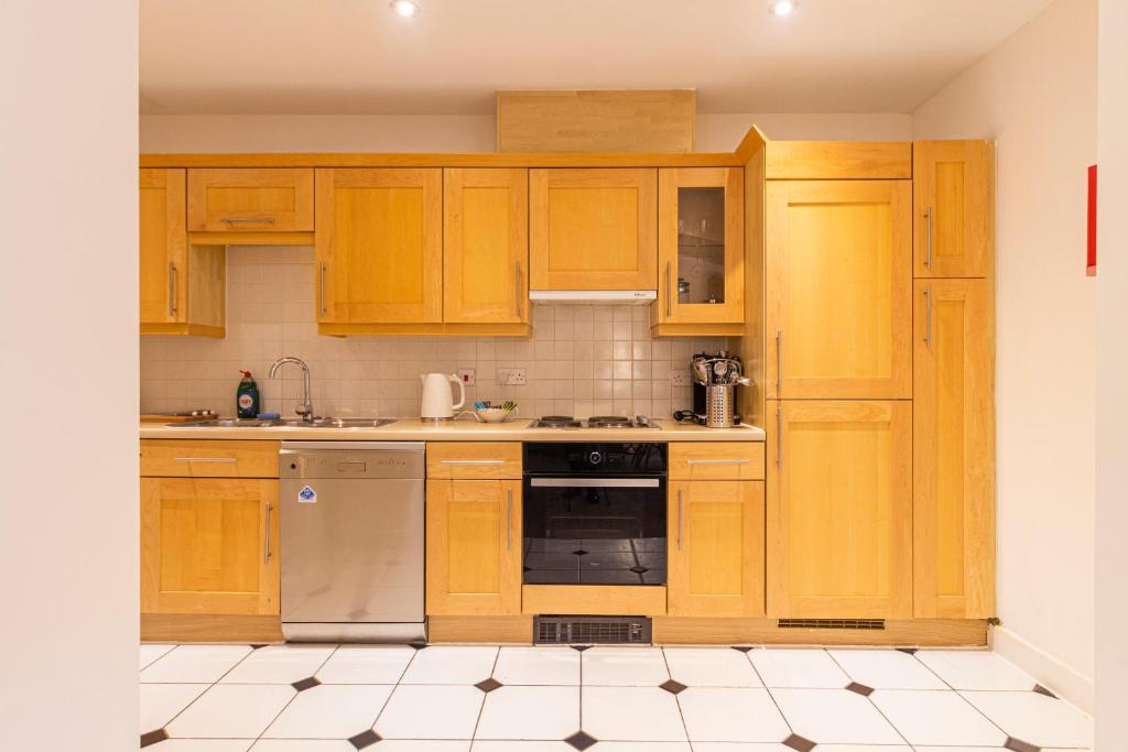 Stay Thames River - One-Bedroom Apartment