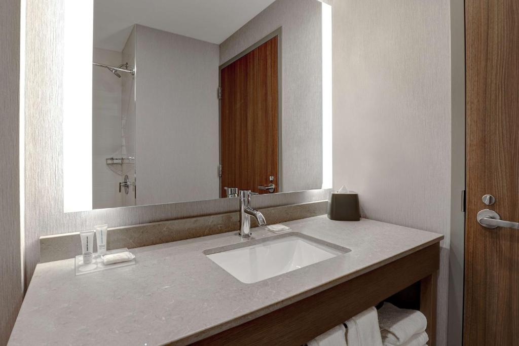 Koupelna v ubytování Hyatt Place Ottawa West