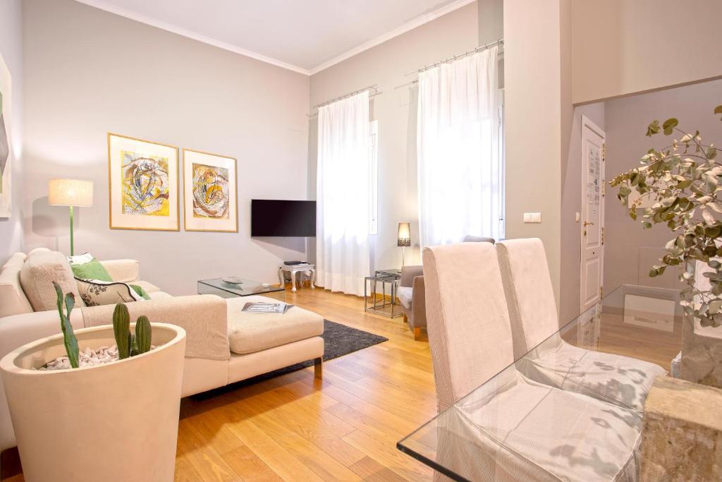TV a/nebo společenská místnost v ubytování Genteel Home Vinuesa