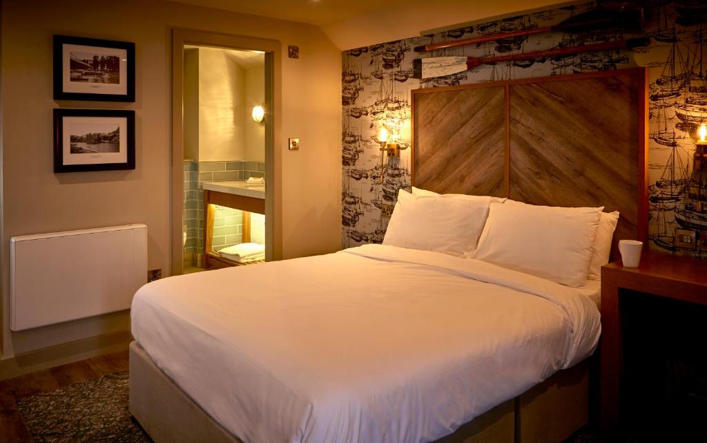 The Boathouse Inn & Riverside Rooms - Resim 44