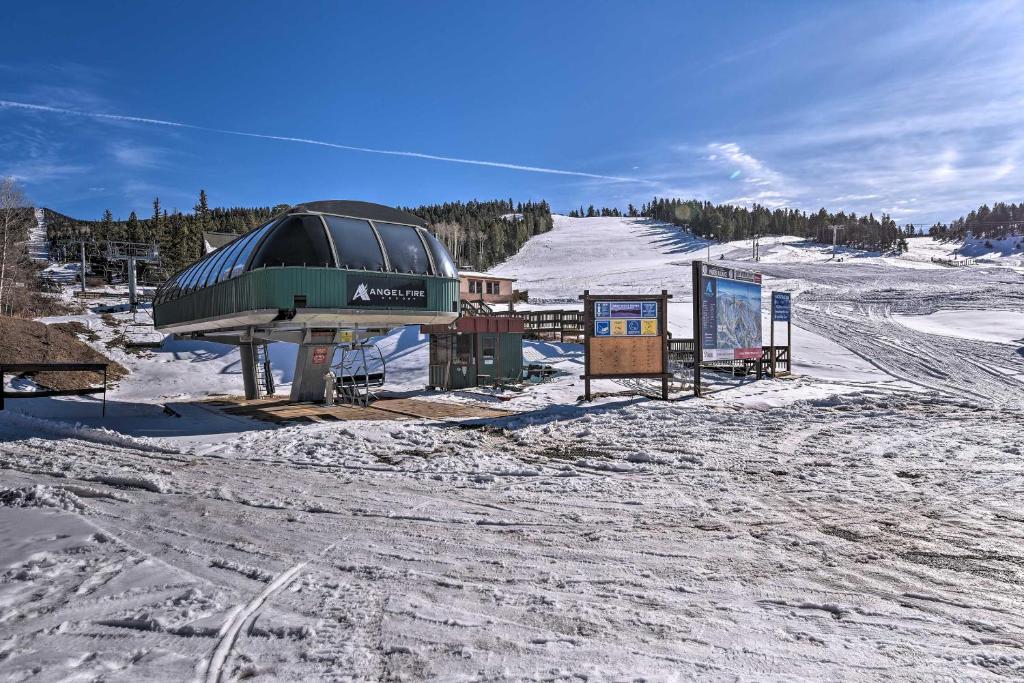 Angel Fire Condo Near Lift and Shuttle in Lot!, NM
