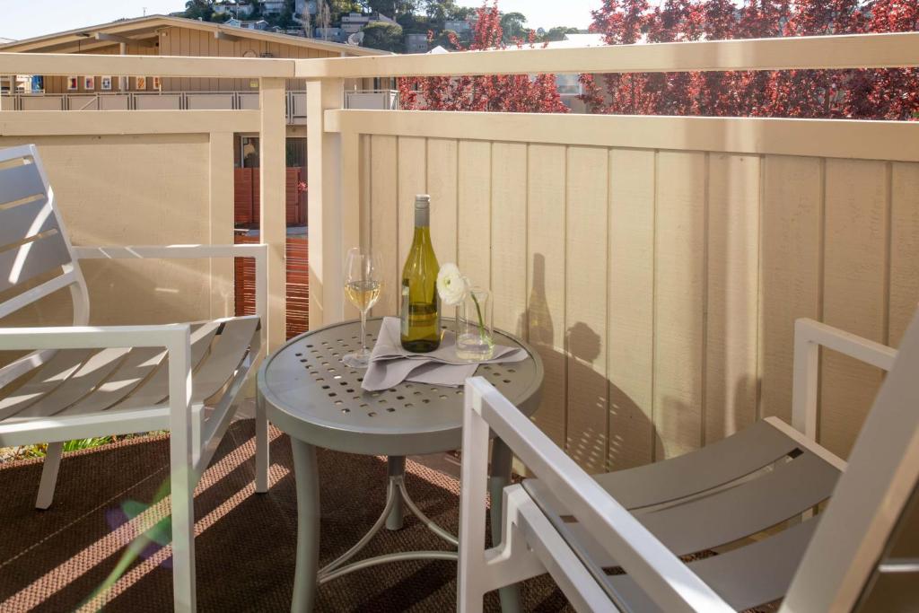 The Lodge at Tiburon - 