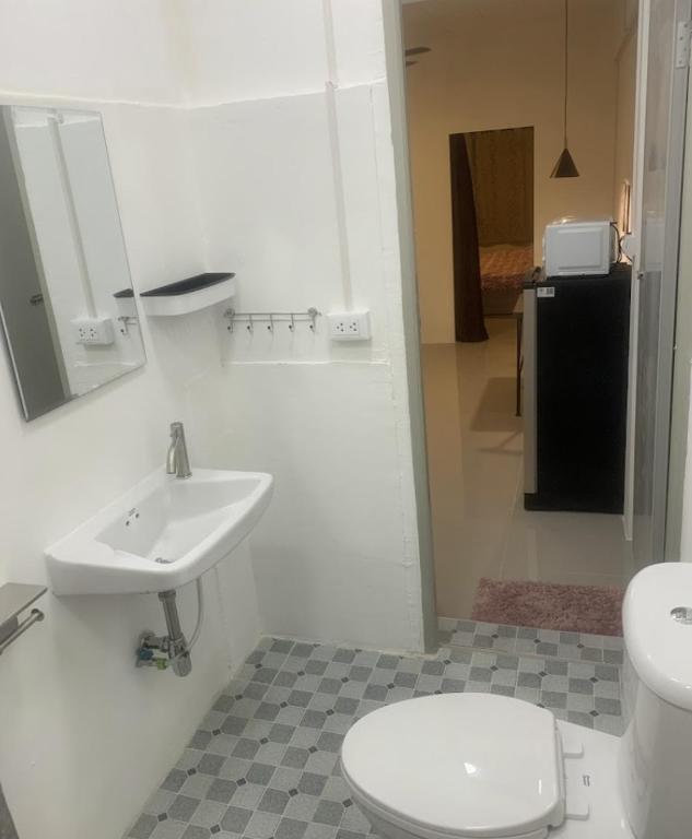 Barzilla Bar And Guesthouse - Resim 7