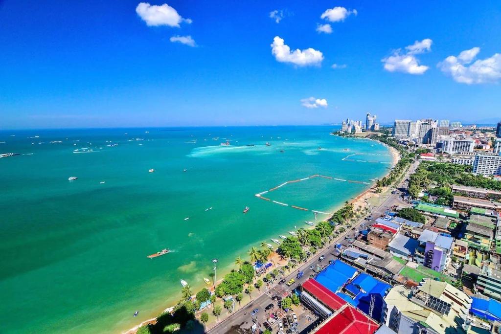 The Base Central Pattaya - One-Bedroom Apartment