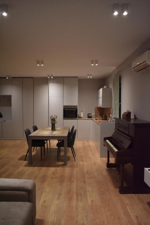 TAM Serviced Apartment Shallvaret Central District - Imazhi 13