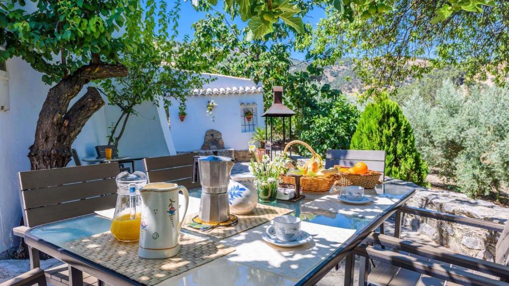 Nápoje v ubytovaní Combinación Cortijo y Mirador Casablanca Priego de Córdoba by Ruralidays
