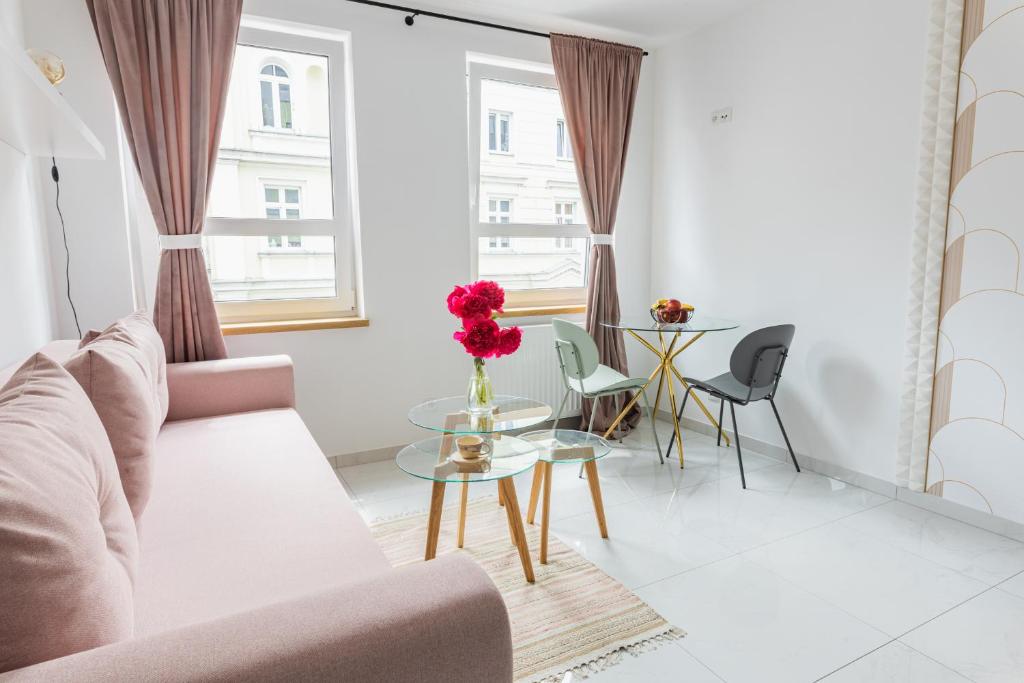 MOVEEN! Apartamenty Wrocław Nowoczesne studia z parkingiem! 10 min od centrum - 1