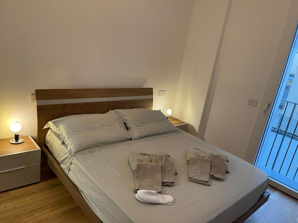 A bed or beds in a room at Number House - Number 20