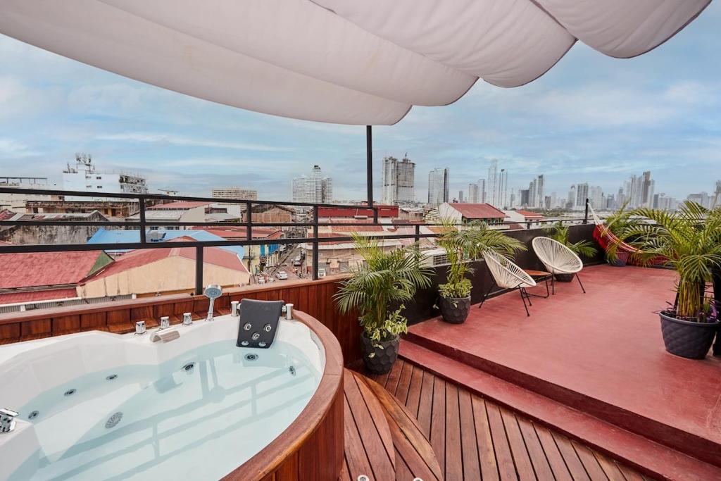 AmazINN Places Rooftop and Cool Desing Skyline views (Panamá Panamá