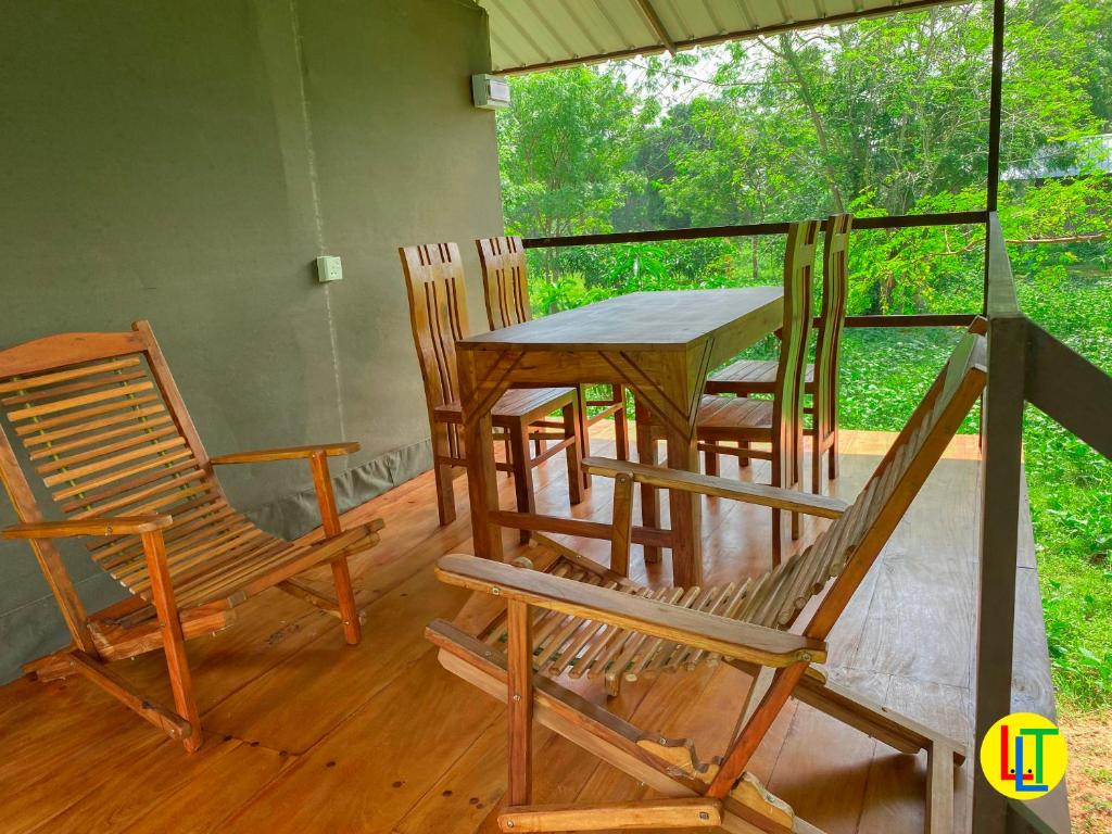 Balkón nebo terasa v ubytování mango villa wilpattu