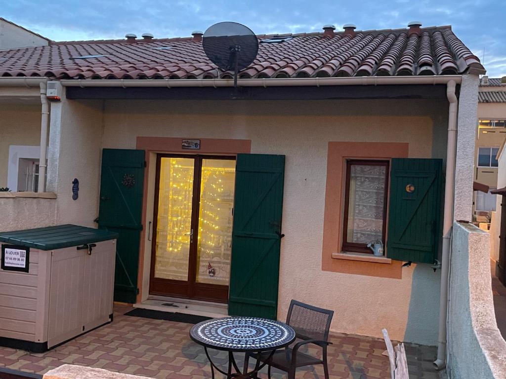 Budova, v ktorej sa apartmán nachádza