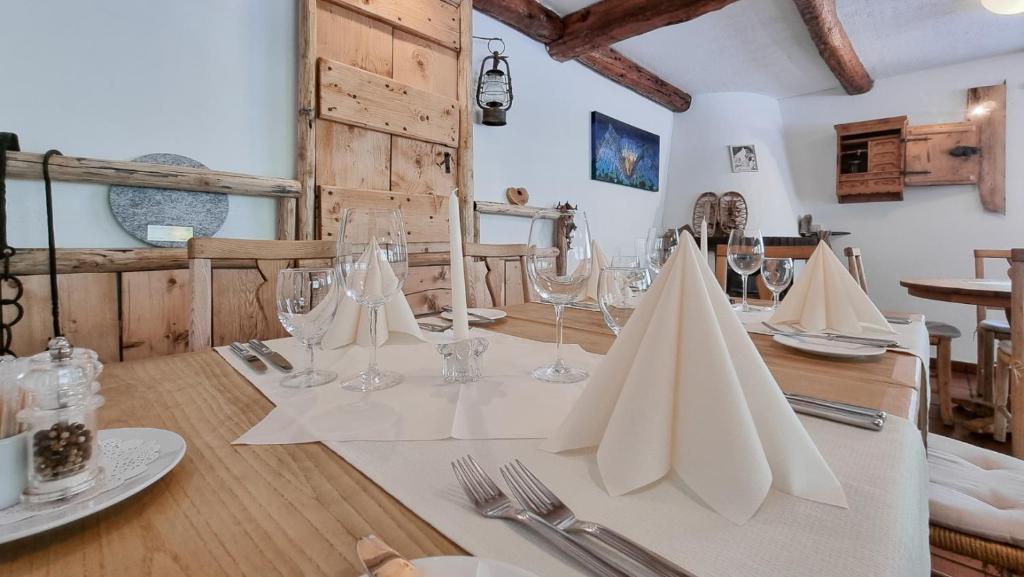 TV a/nebo společenská místnost v ubytování Hotel Santana