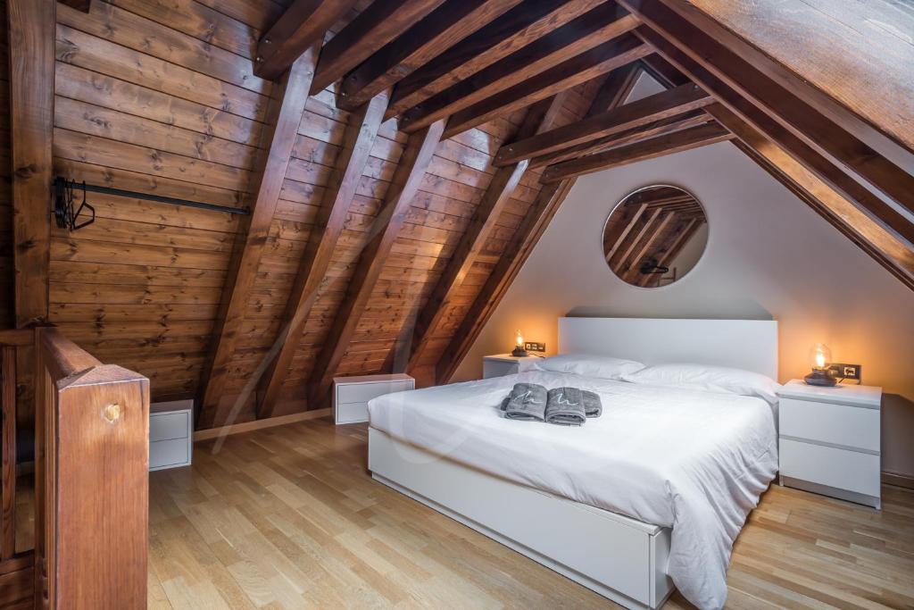 Posteľ alebo postele v izbe v ubytovaní Casa Montjòia by SeaMount Rentals