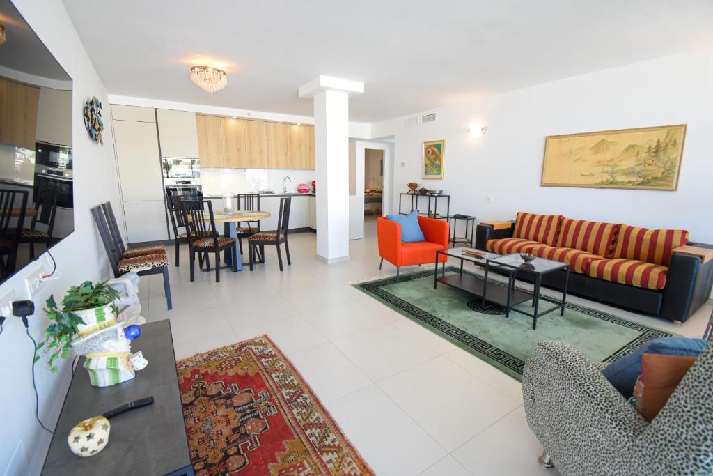 3 bedroom Luxury apartment in Benalmádena, Benalmádena – Updated 2023 Prices