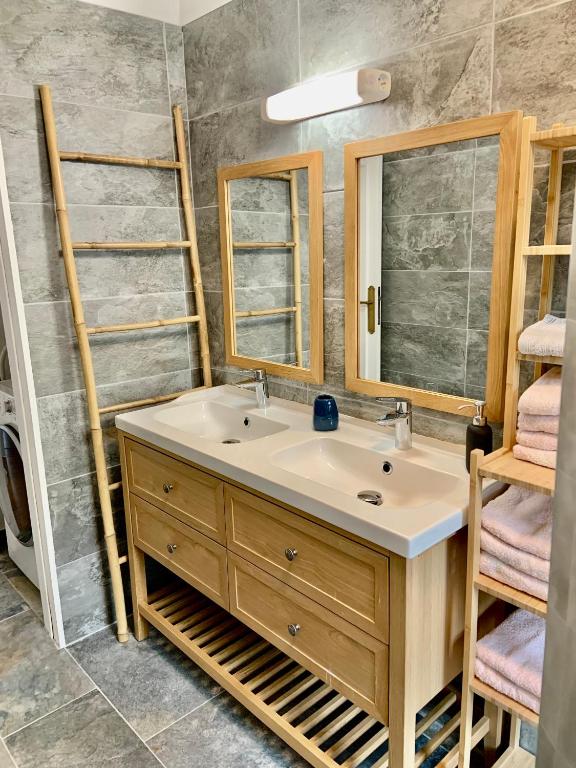 Kúpeľňa v ubytovaní GRAND Appartement 85m2 centre ville de BIARRITZ 6 pers