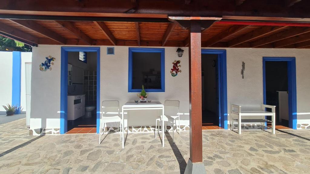 Patio nebo venkovní prostory v ubytování Casa Marcos in La Gomera with relaxing terrace
