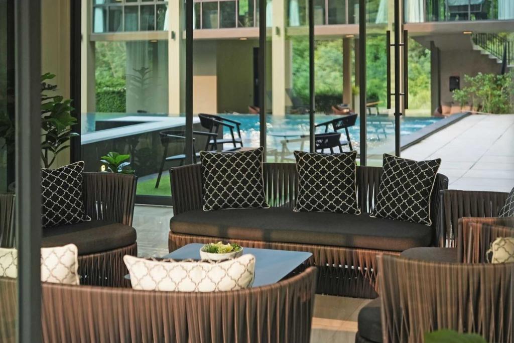 Bazén v ubytování Moutain Pool View Forest Khaoyai nebo v jeho okolí