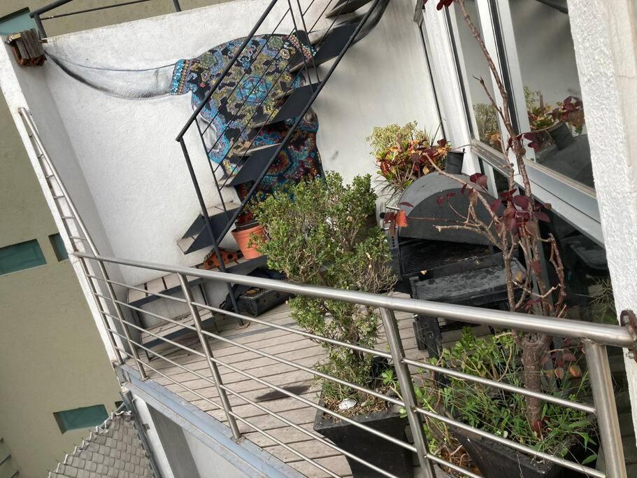 Uma varanda ou terraço em COZY 2Br 2Ba Apartment w/grill Terrace & Parking