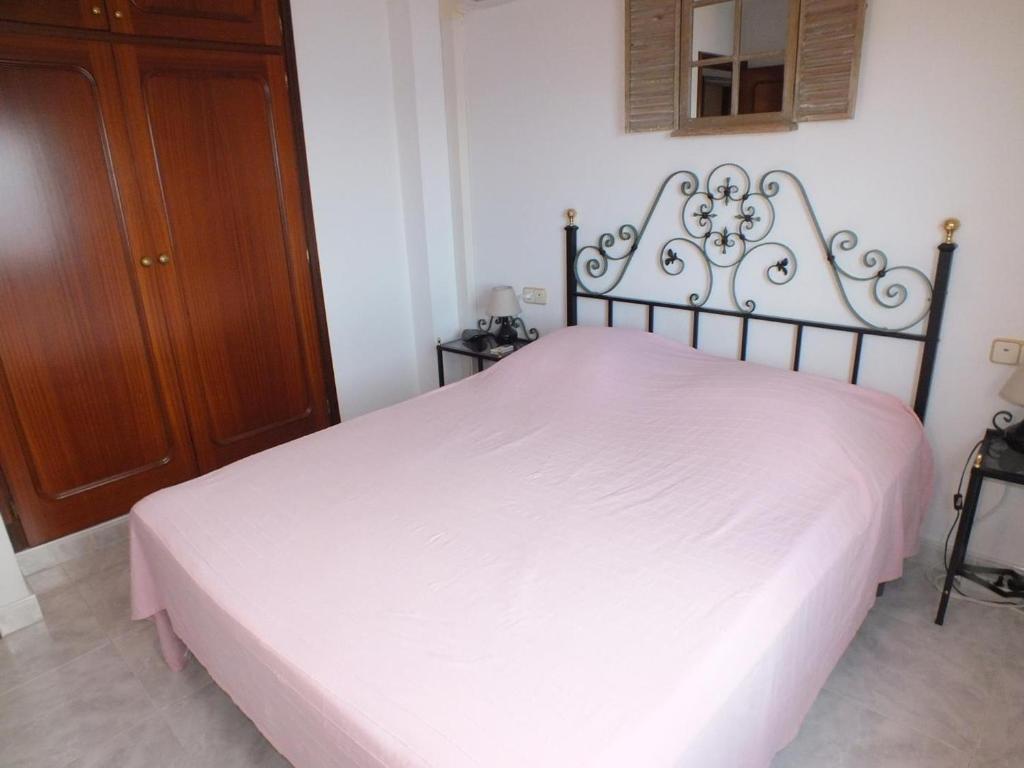 Postel nebo postele na pokoji v ubytování Apartamento cómodo de 3 habitaciones con aire acondicionado, terraza y piscina en Roses - ES-204-16