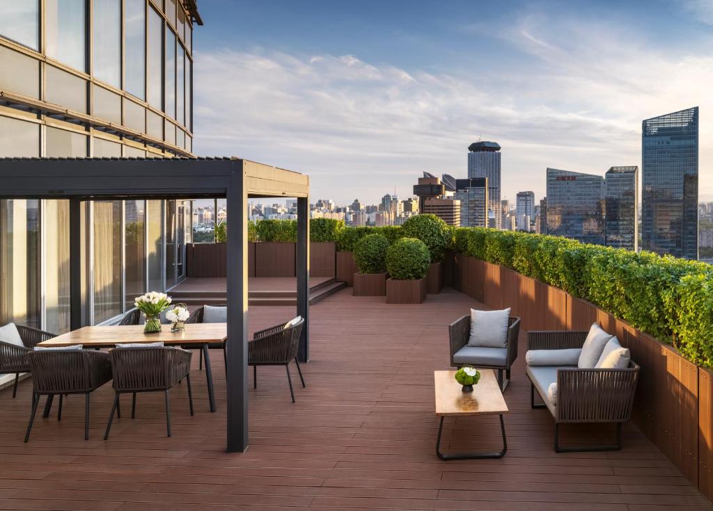 Balkón nebo terasa v ubytování Four Seasons Hotel Beijing