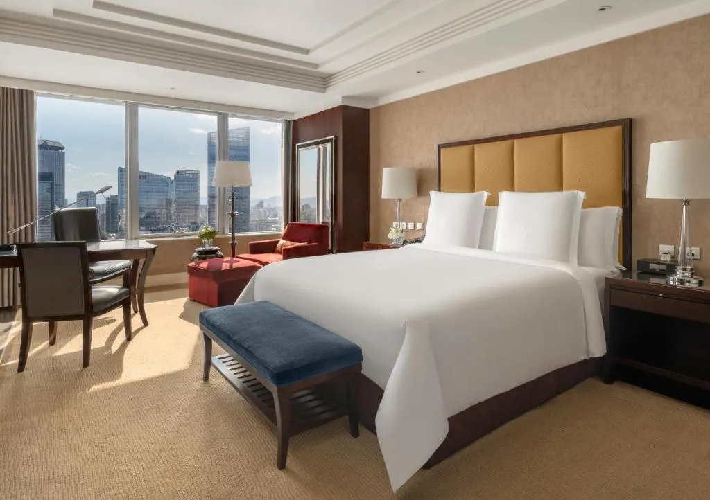 Club King Room with River View