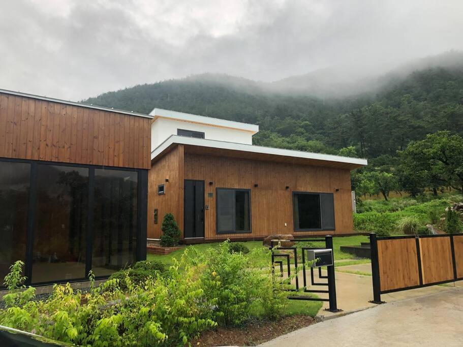 Cheongdo ppoyane minbak - Housity