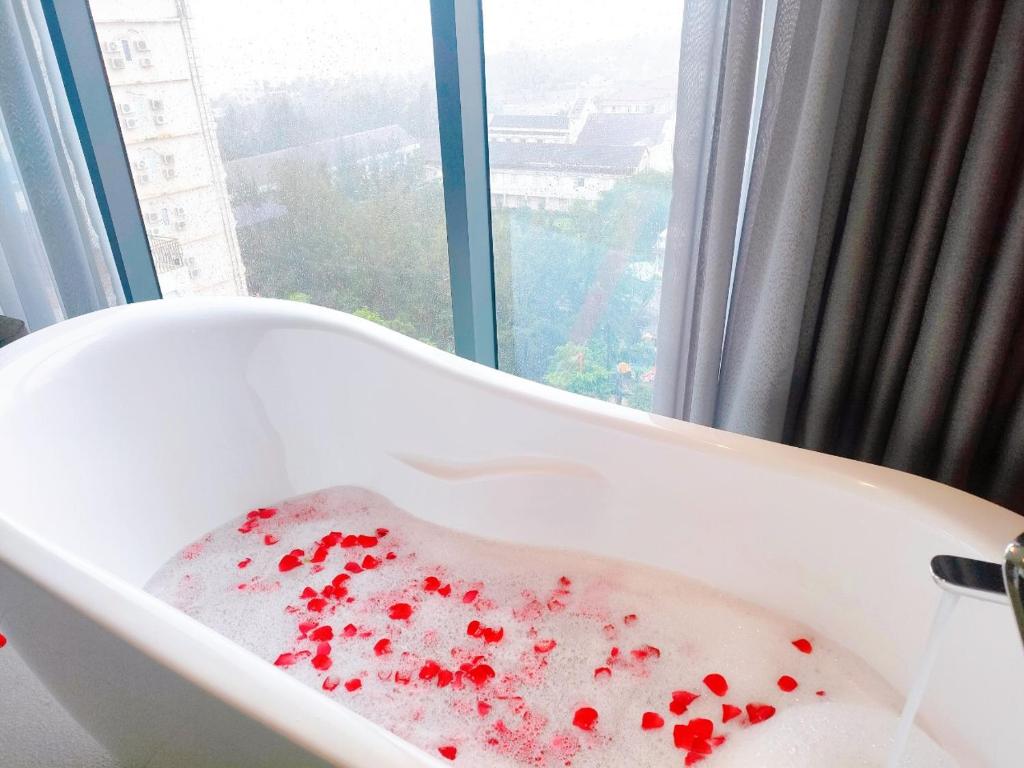 Suite có Ban công và Nhìn ra Thành phố