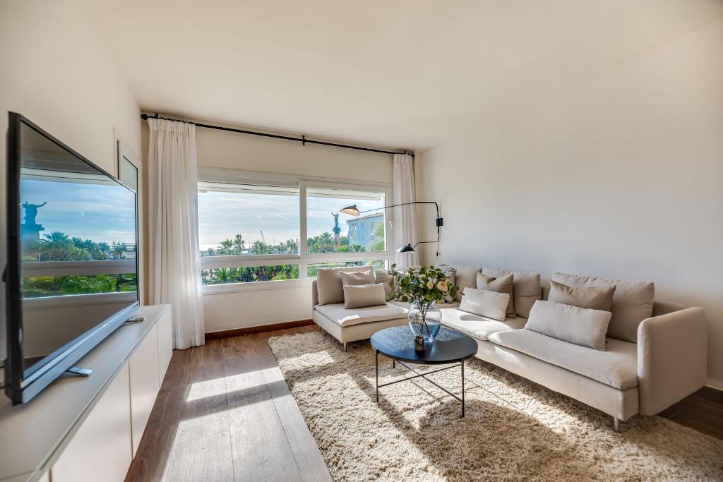 Posezení v ubytování VACATION MARBELLA I Top 1 Puerto Banus Sea Front Rental, Renovated