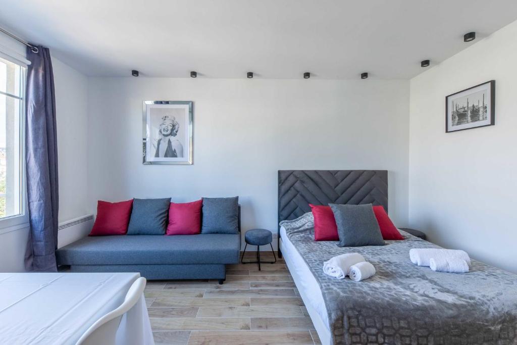 Posteľ alebo postele v izbe v ubytovaní Large studio for 4 people near Port Deauville