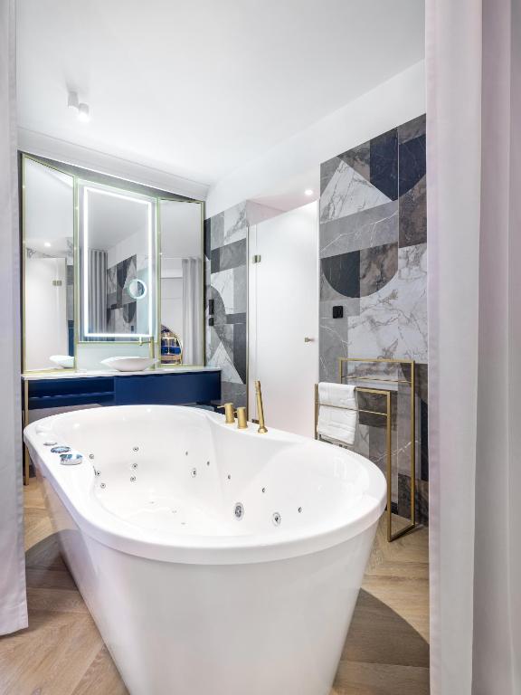 Hotel Golden Queen - Resim 11