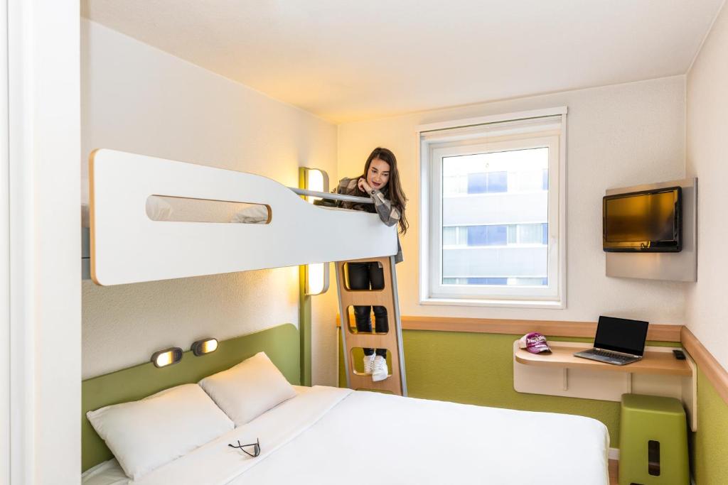 ibis budget Zurich City West - Resim 43