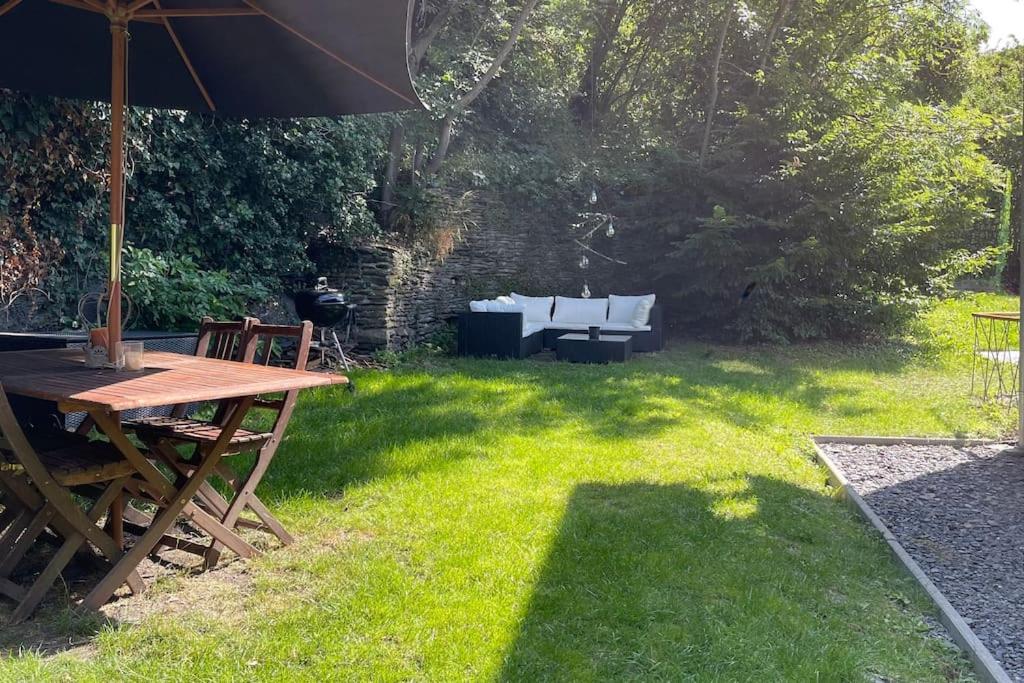 Ein Garten an der Unterkunft Le Belle-Vue