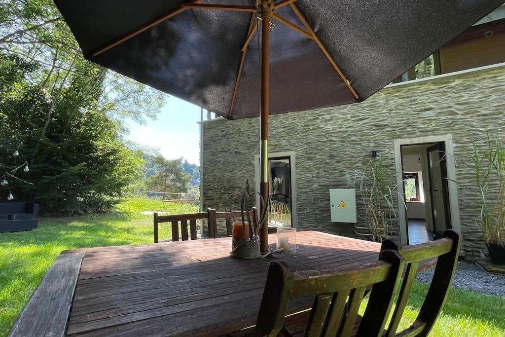 Das Gebäude in dem sich das Ferienhaus befindet