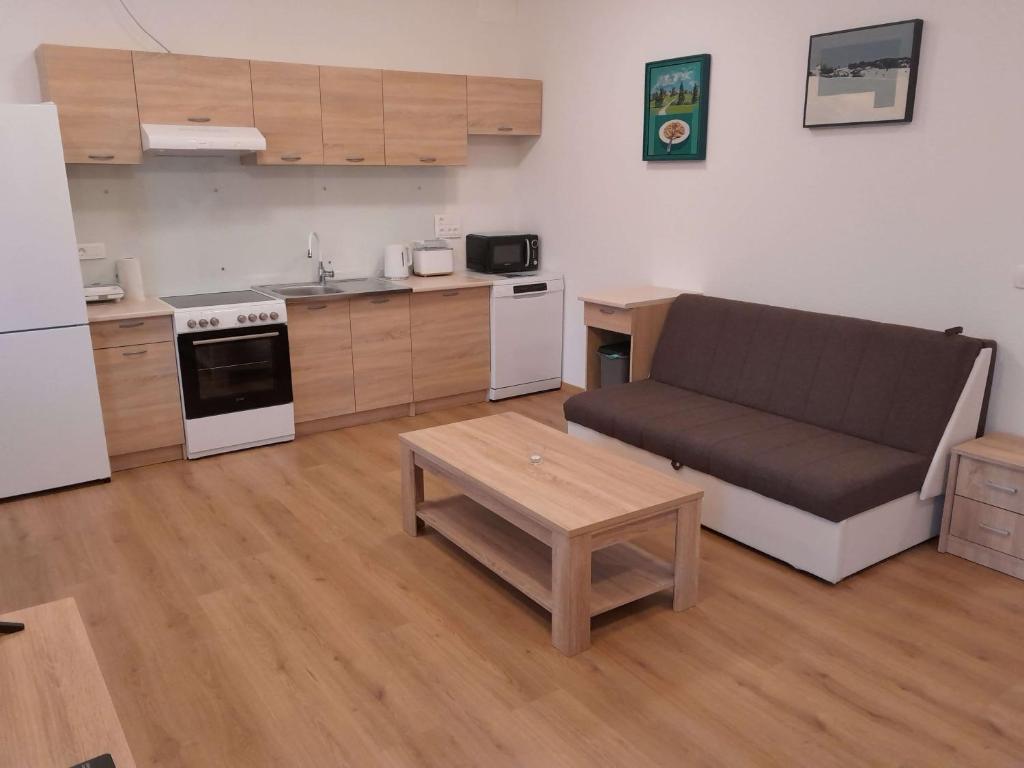 Prenočišča Miklavčič - Квартира с балконом