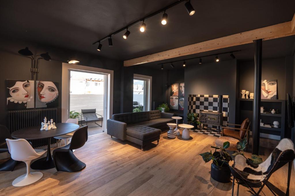 A seating area at City's Best-Kept Secret, Eclectic & Luxe Getaway