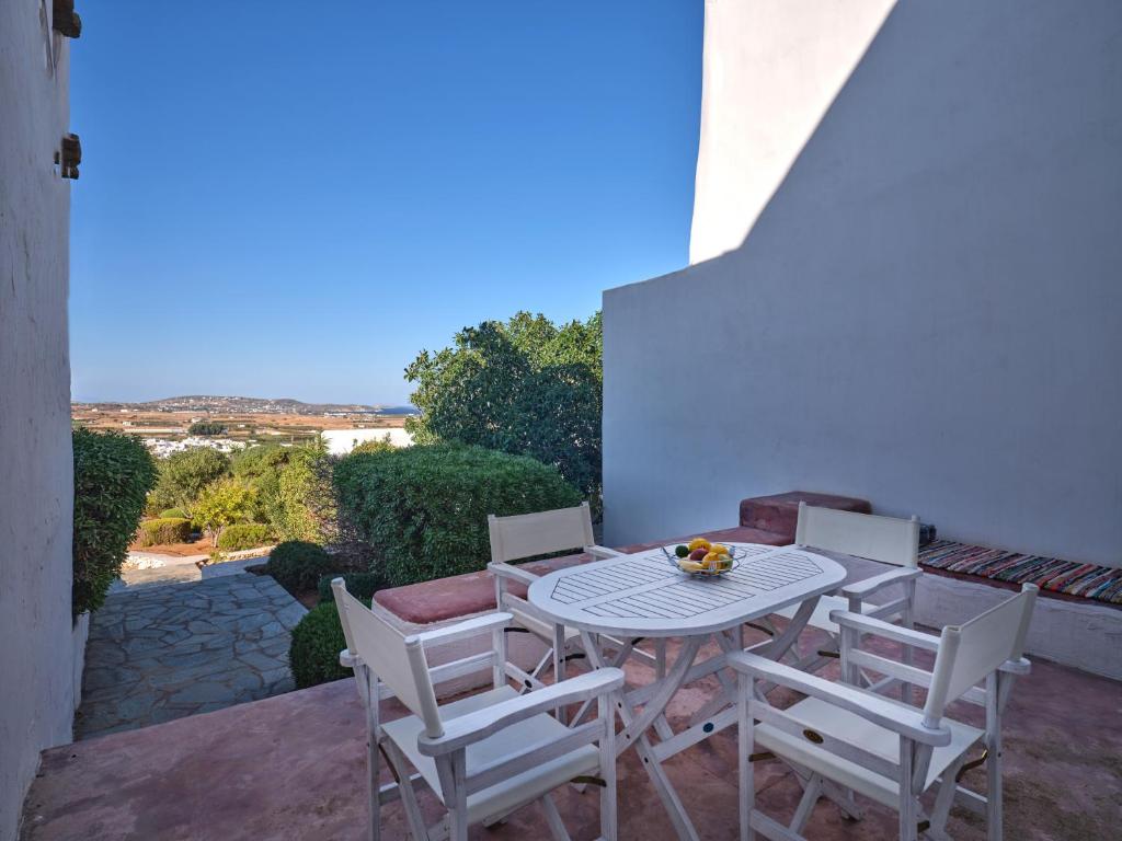 Fotografia z galérie ubytovania Nola Traditional Villa with pool and amazing sea views, Paros v destinácii Kampos Paros