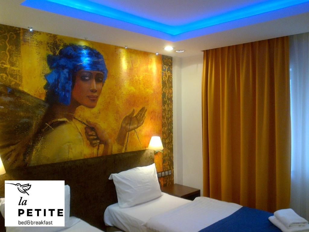 La Petite APARTMENTS & ROOMS - Resim 29