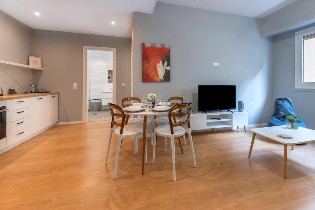 A kitchen or kitchenette at Athenian center apartments