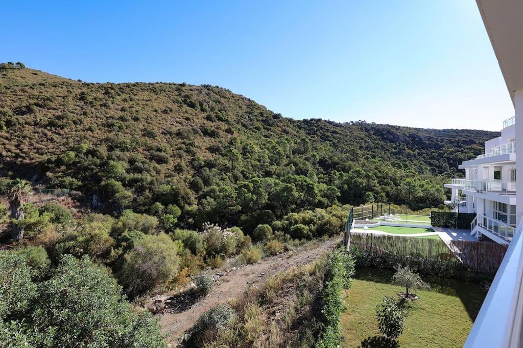 Fotografie z fotogalerie ubytování Riverside Benahavis Holiday Rental Apartment v destinaci Benahavís