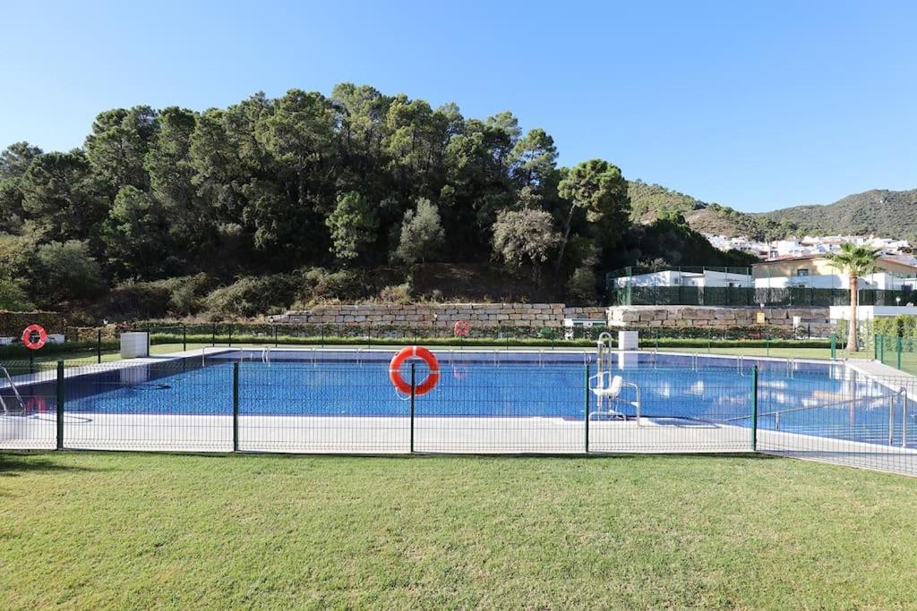 Fotografie z fotogalerie ubytování Riverside Benahavis Holiday Rental Apartment v destinaci Benahavís