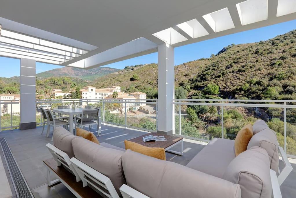 Fotografie z fotogalerie ubytování Riverside Benahavis Holiday Rental Apartment v destinaci Benahavís