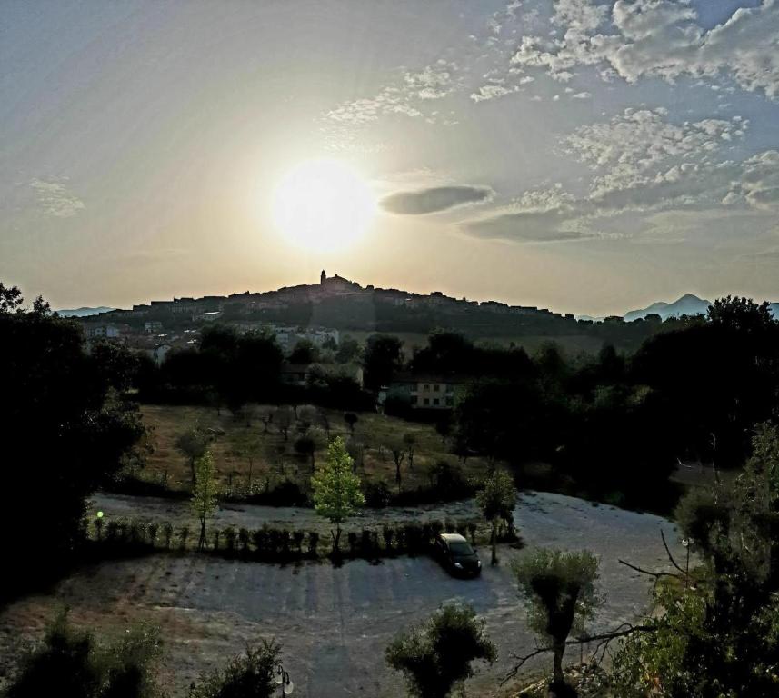 Spinoso的住宿－DiVino，山丘上日落美景