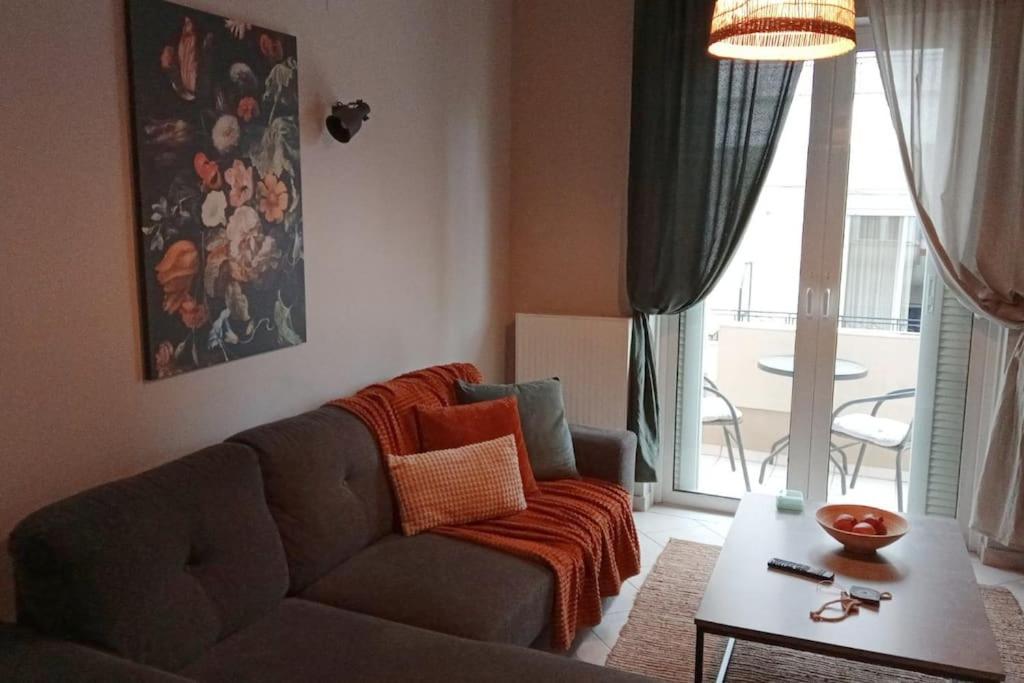 Central Artistic 2-Bedroom Apartment 79sqm - Housity