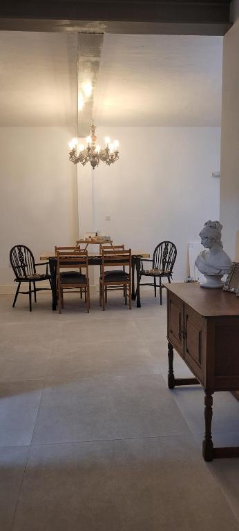 Green door Valletta - 1