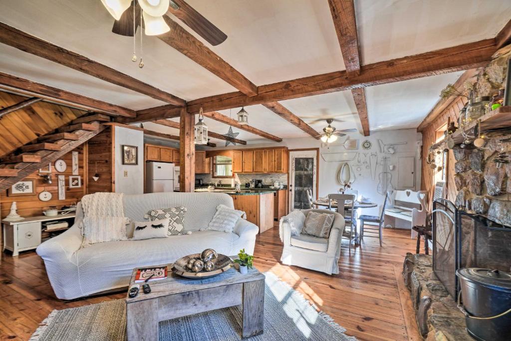 PetFriendly Tellico Plains Cabin Rental!, Tellico Plains Updated