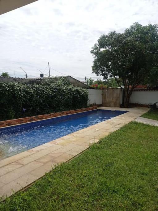 Bazén v ubytování Casa de descanso acacias meta nebo v jeho okolí