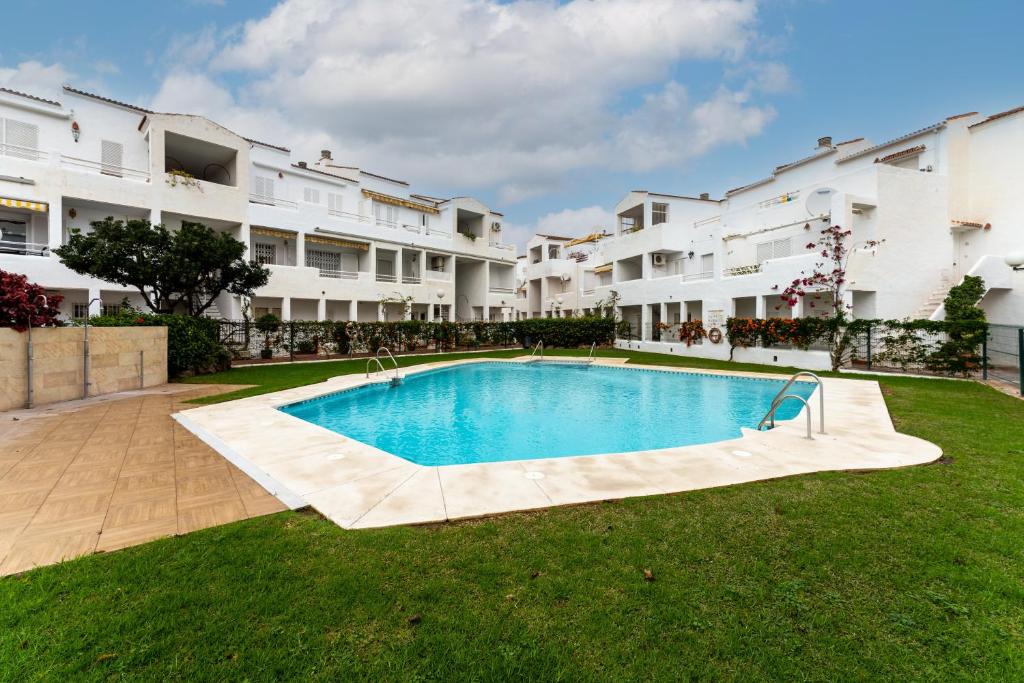 The swimming pool at or close to Castillo de Torreblanca 2bed1bath