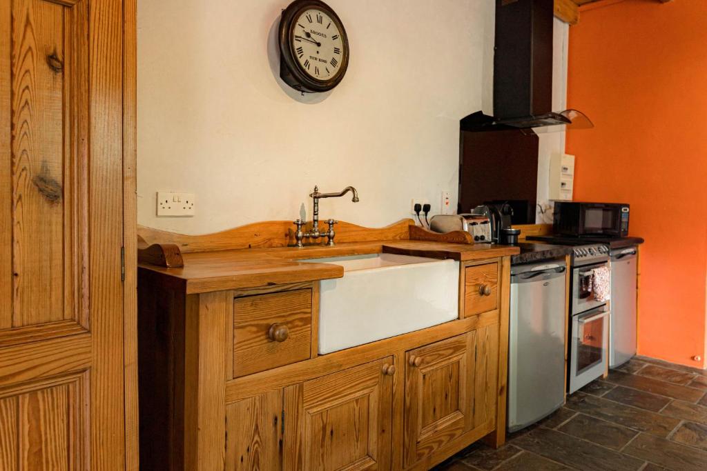 Kuchyň nebo kuchyňský kout v ubytování Ferry House Holidays