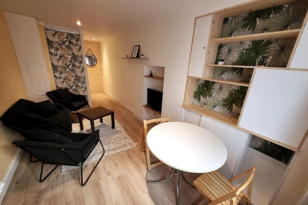 Posedenie v ubytovaní Lerezno - T2 centre tout confort